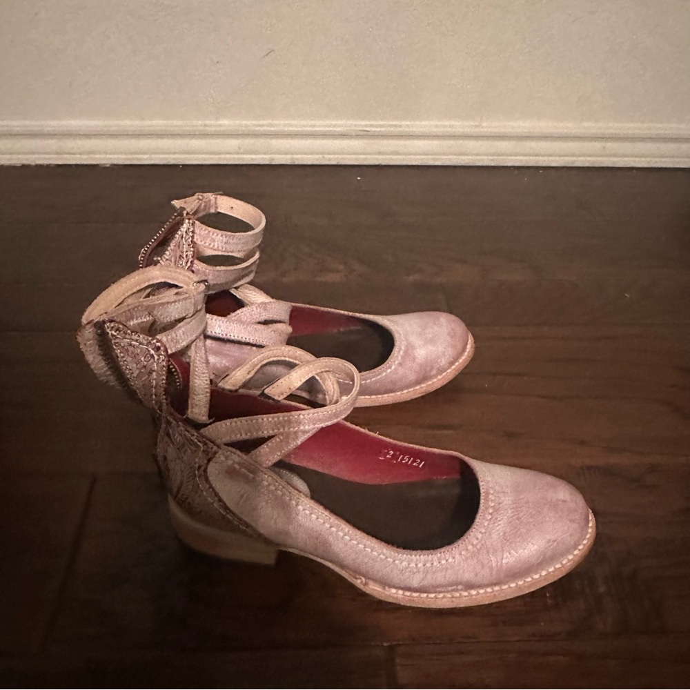 Freebird by Steve Madden- Martina Shoes